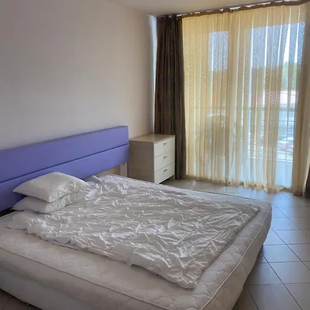 Lägenhet отличен двустаен до 4 души 304